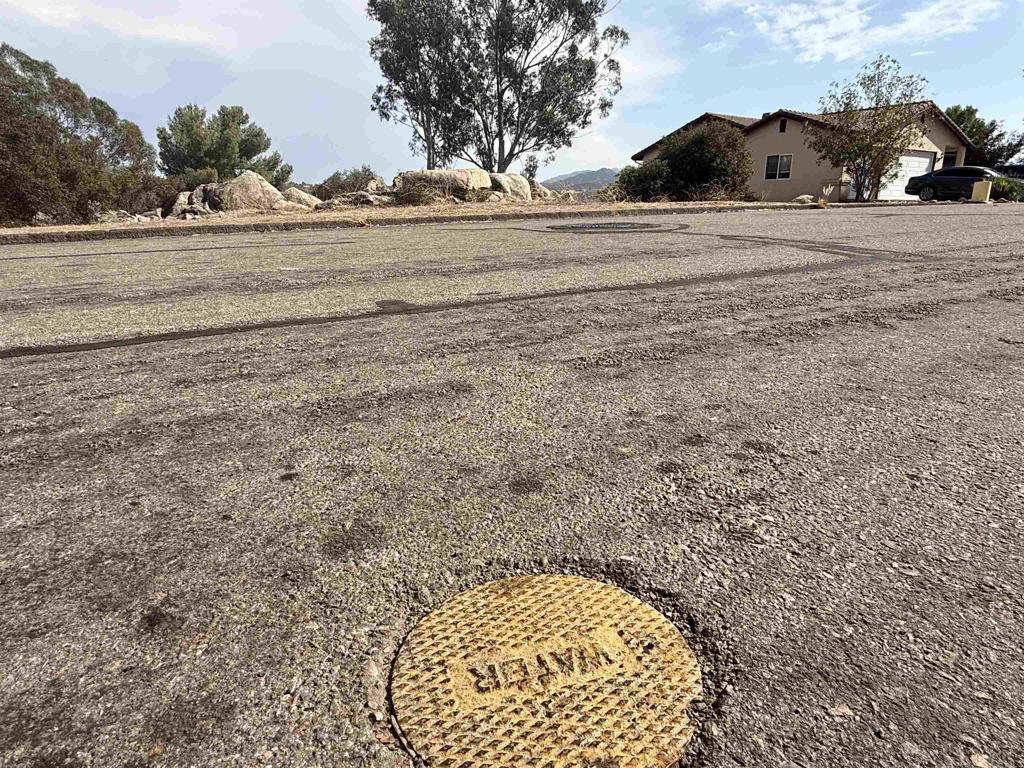 Daza Drive Property Photo 12