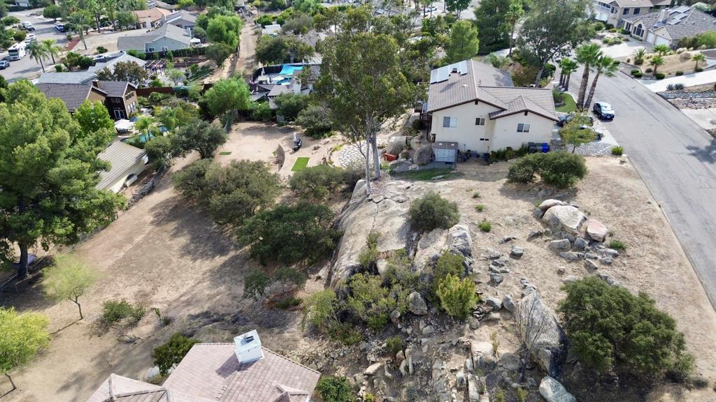 Daza Drive Property Photo 28