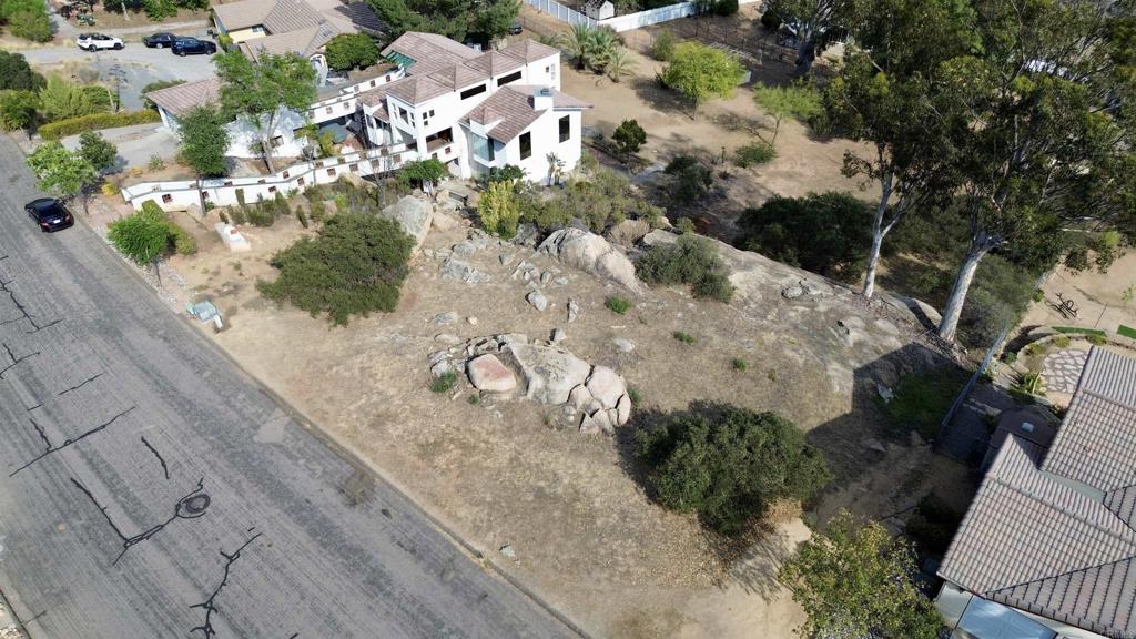 Daza Drive Property Photo 29