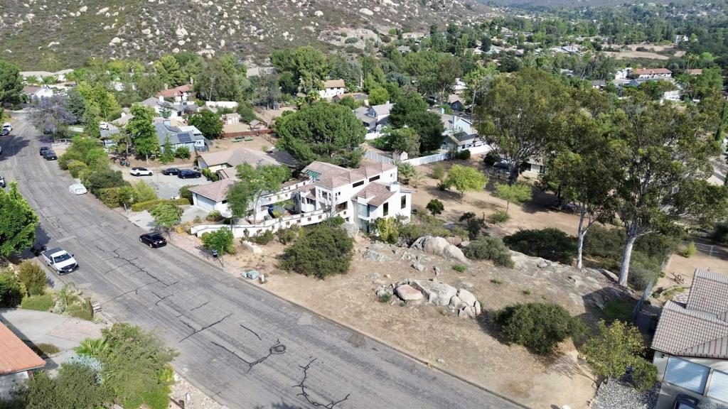 Daza Drive Property Photo 30