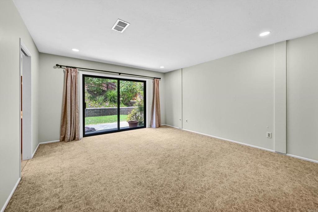 3495 Ridgecrest Dr. Property Photo 28