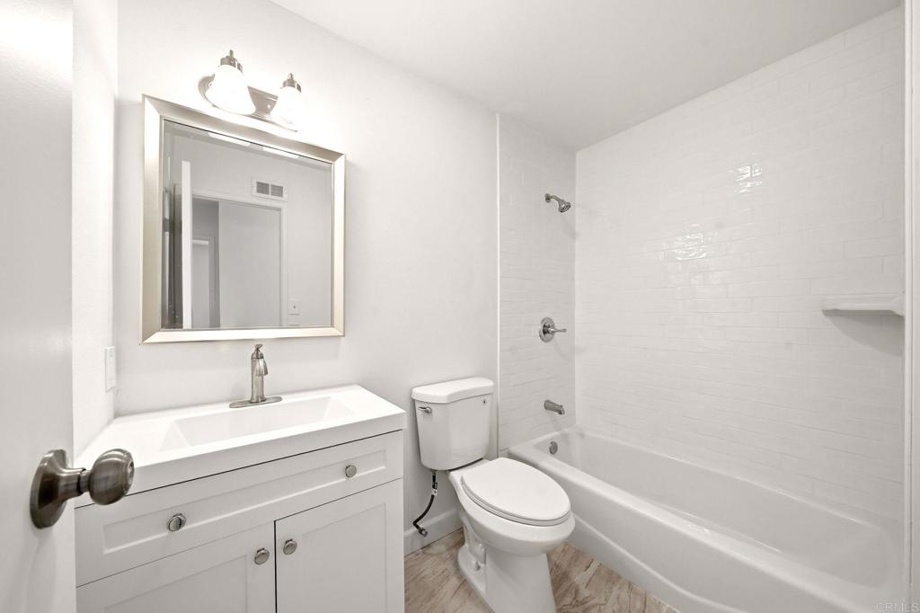 7205 Ballinger Avenue Property Photo 26
