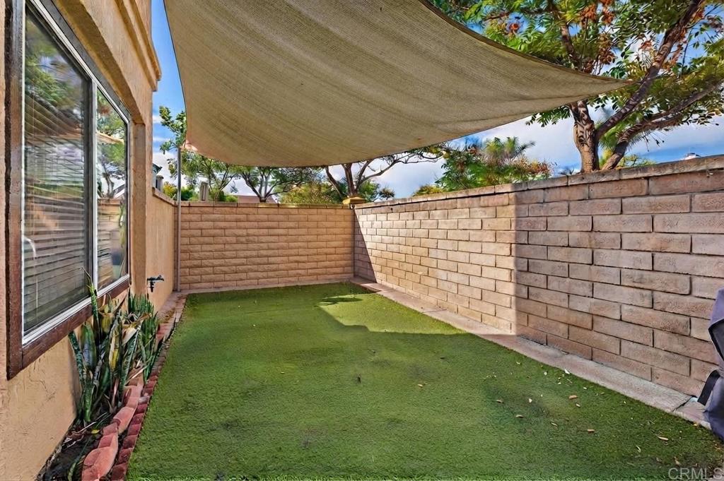 325 Whispering Willow Drive C Property Photo 32