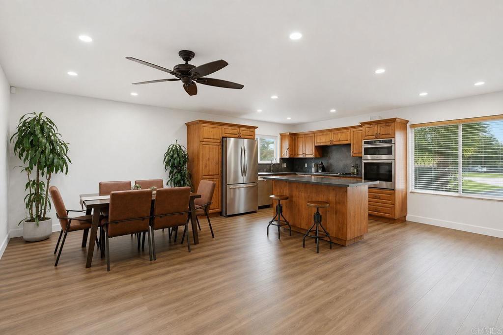 1682 E Washington Avenue Property Photo 8