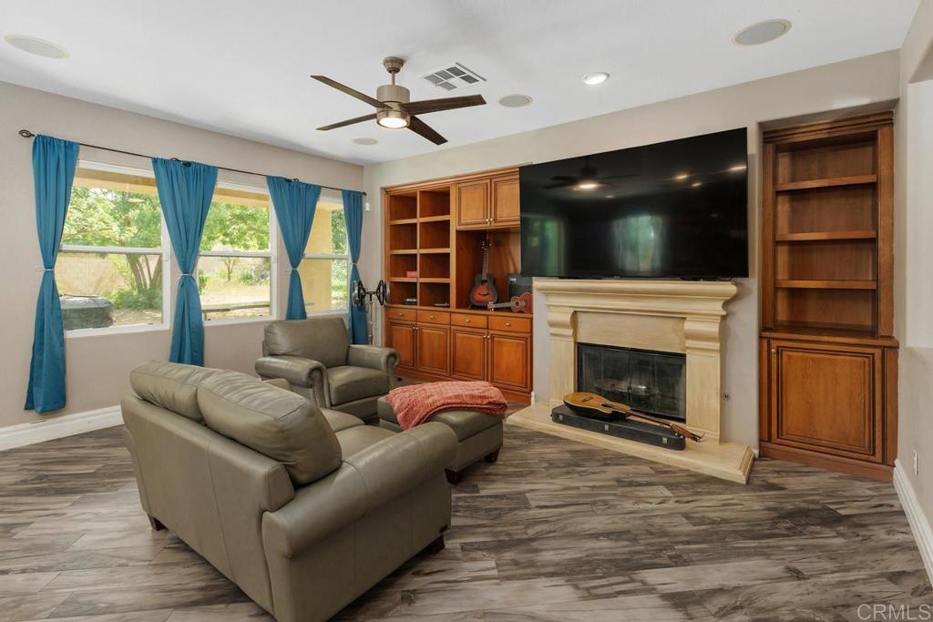 44684 Mumm St Property Photo 8