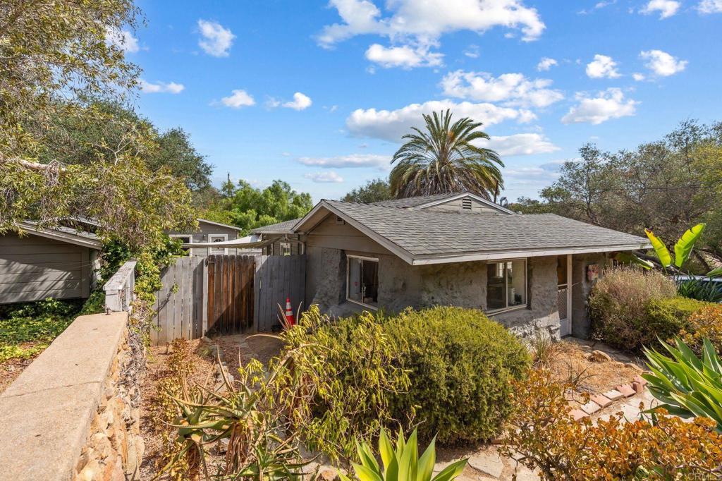 9704 Del Dios Highway Property Photo 8