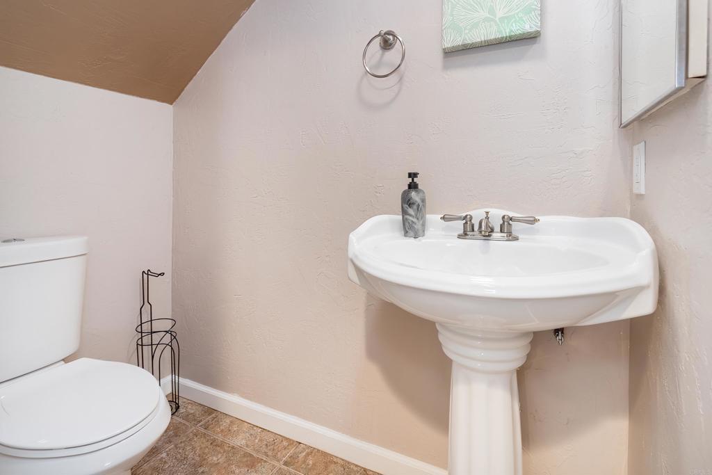 23945 Nectar Way Property Photo 8
