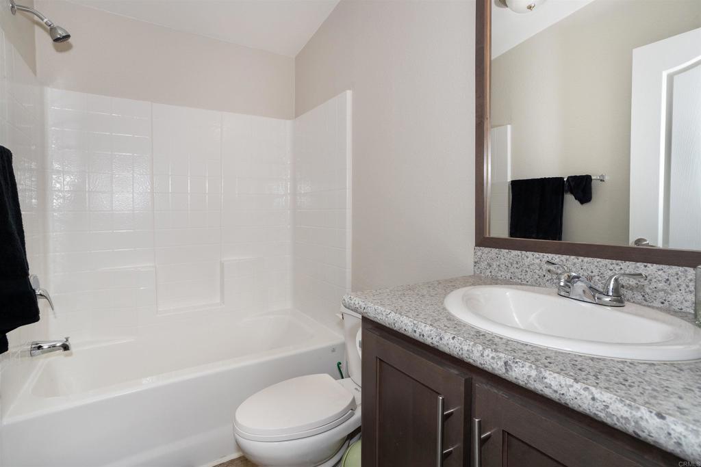 18374 Oleander Avenue Property Photo 12