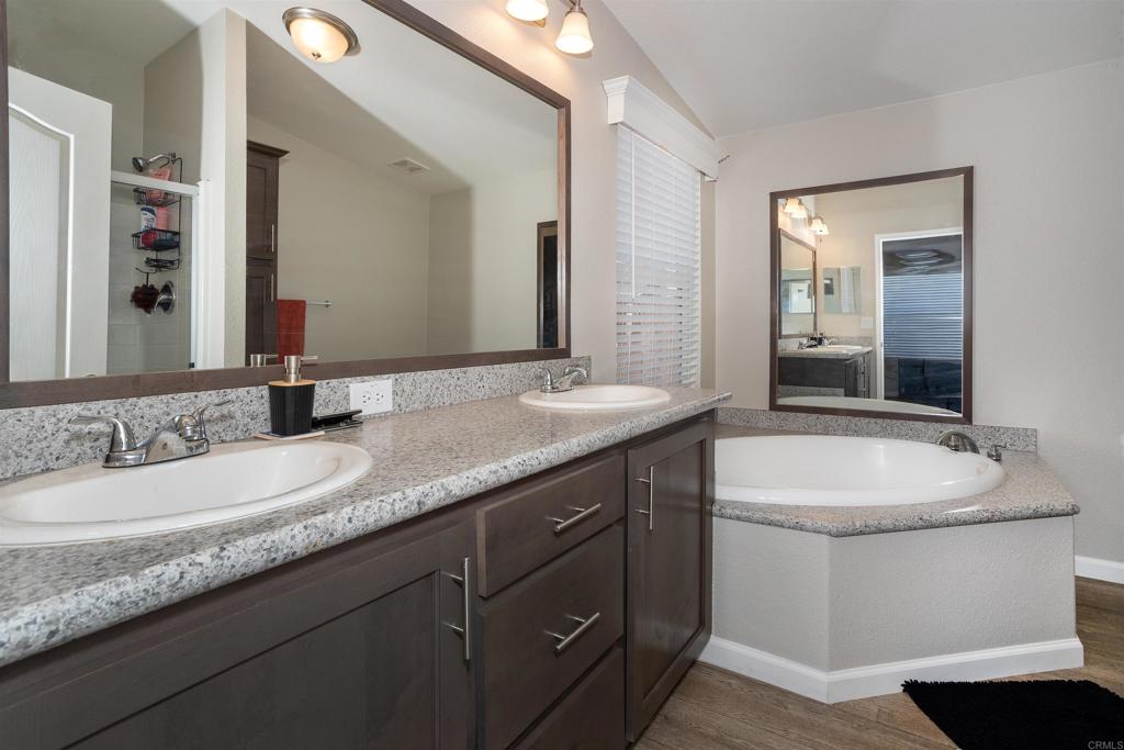 18374 Oleander Avenue Property Photo 14