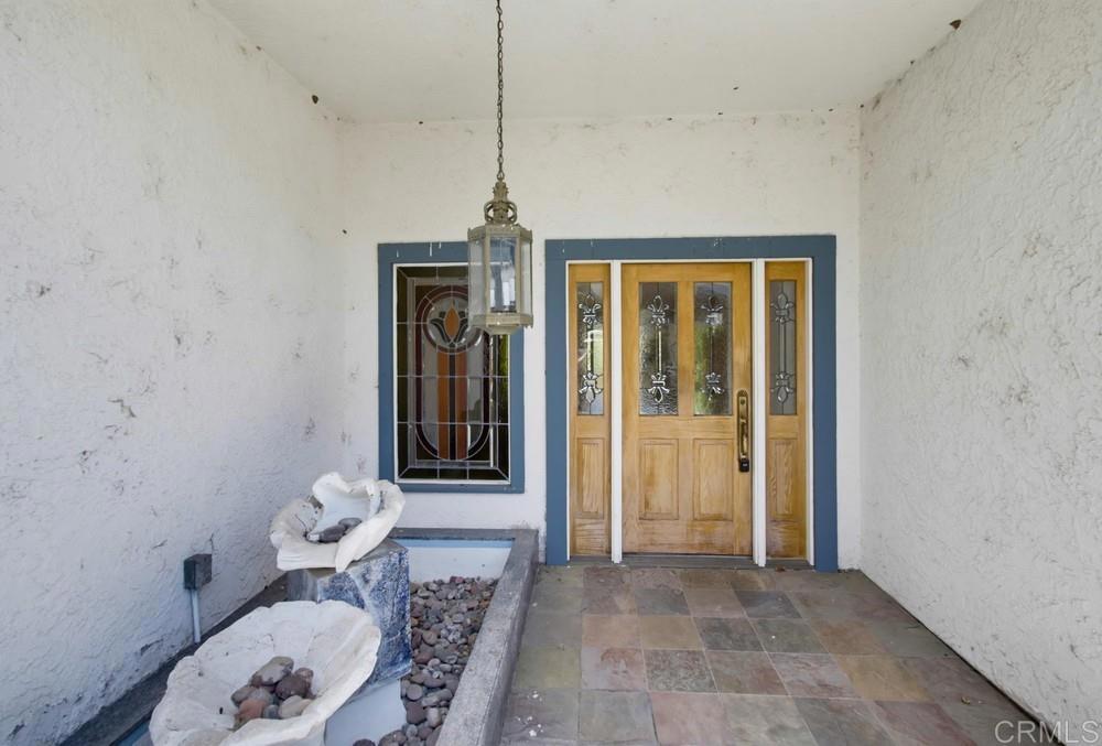 31122 Old River Road Property Photo 9