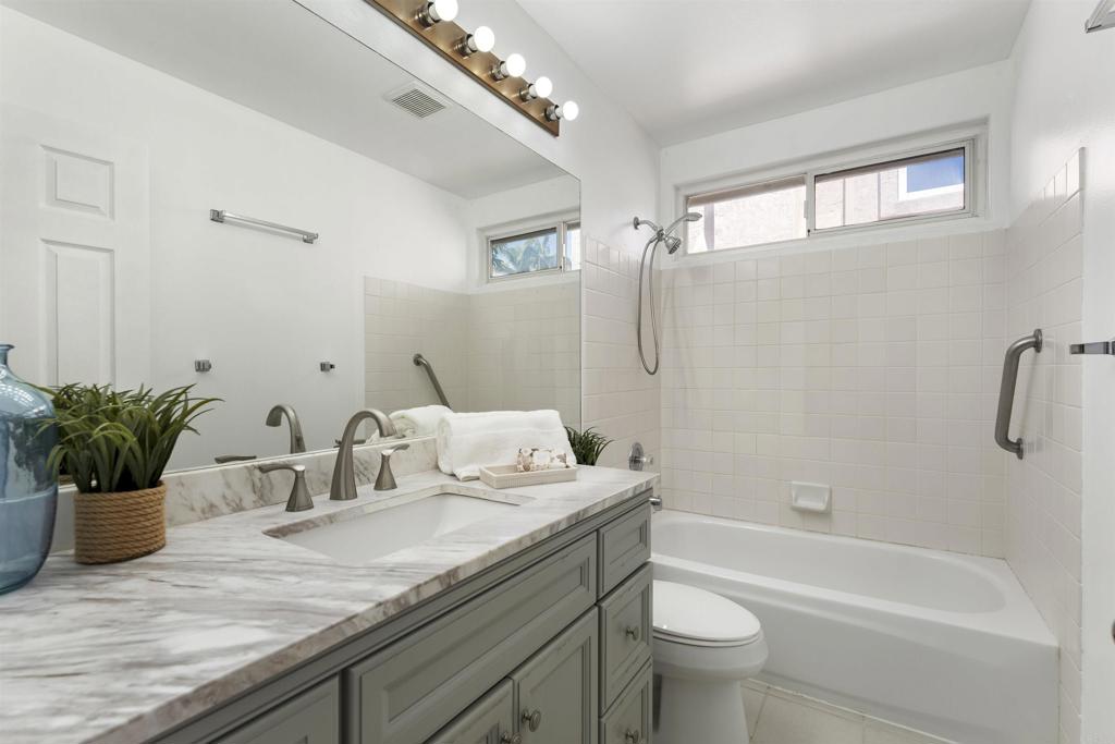 1721 Corte Viejo Property Photo 23