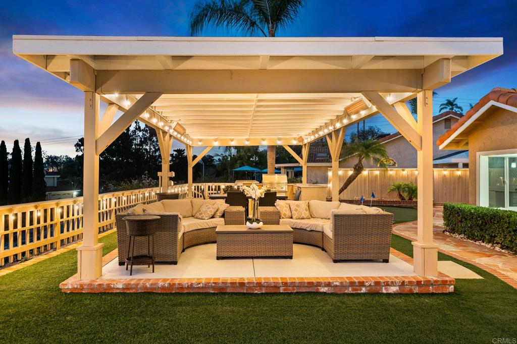 3361 Par Dr Property Photo 6