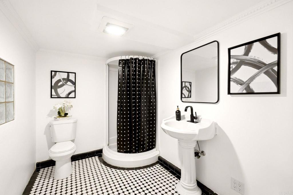 1729 Bancroft Street Property Photo 42