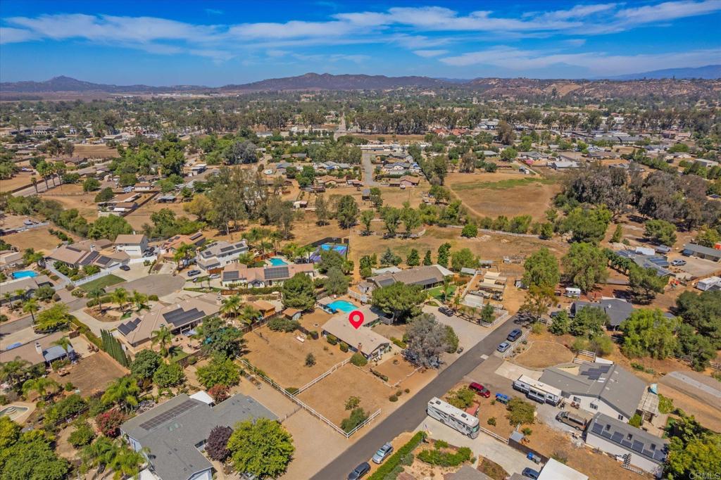 1977 Rowley Avenue Property Photo 44