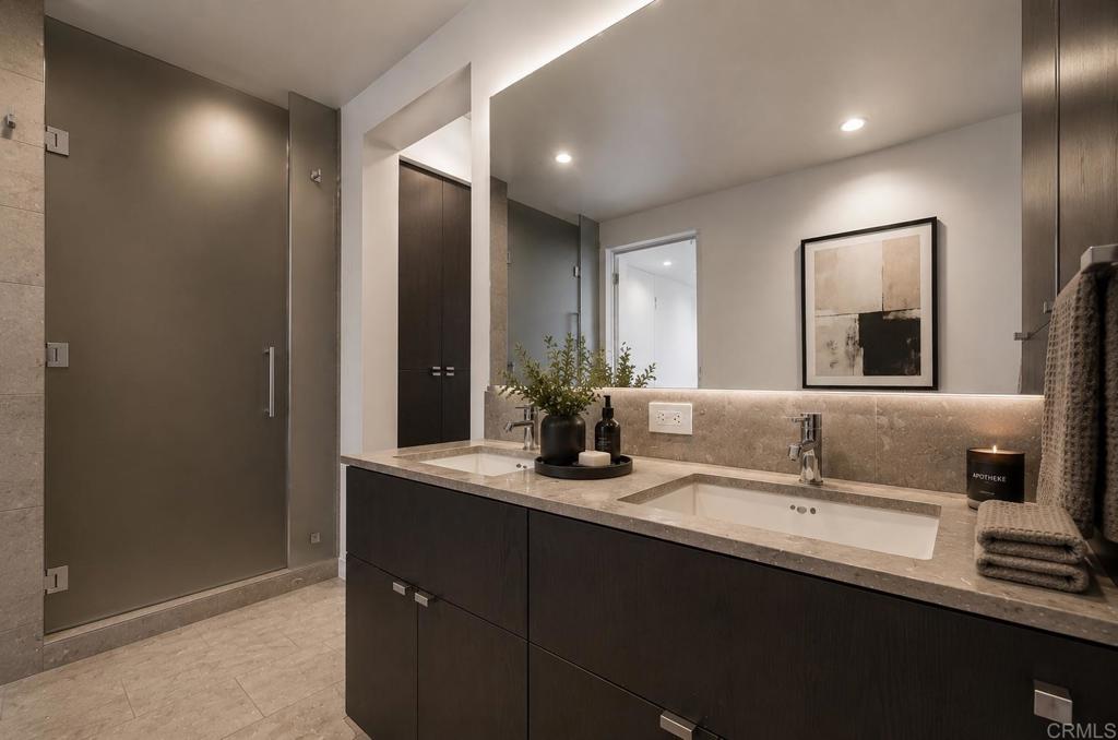 6250 Hollywood Boulevard 12h Property Photo 12