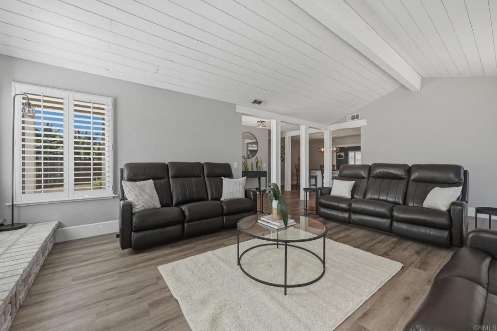 929 Pepper Tree Lane Property Photo 10