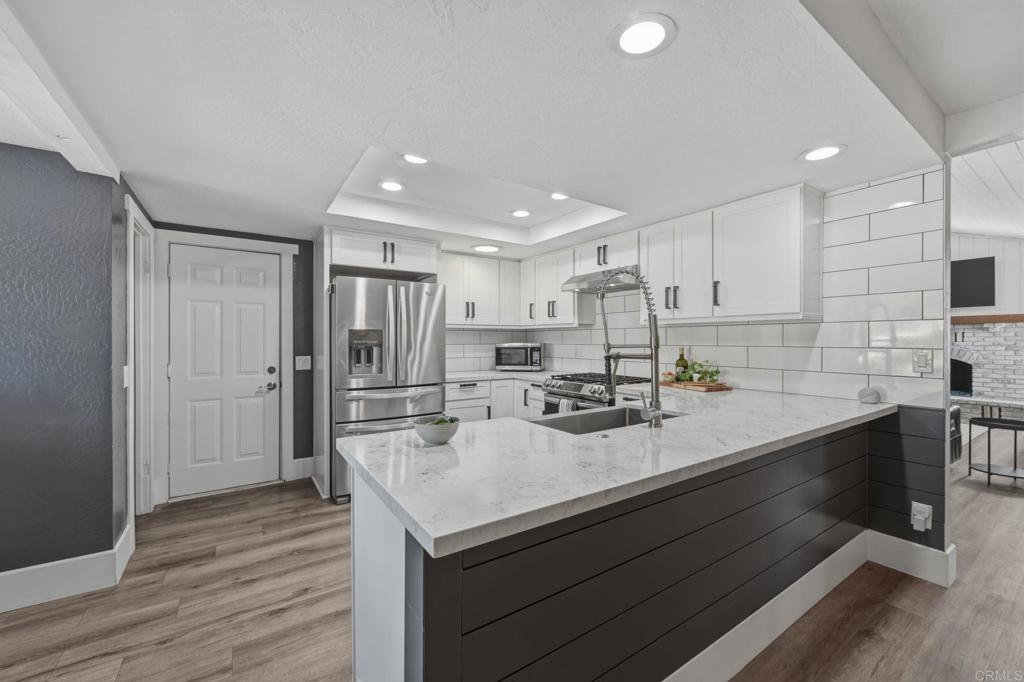 929 Pepper Tree Lane Property Photo 12