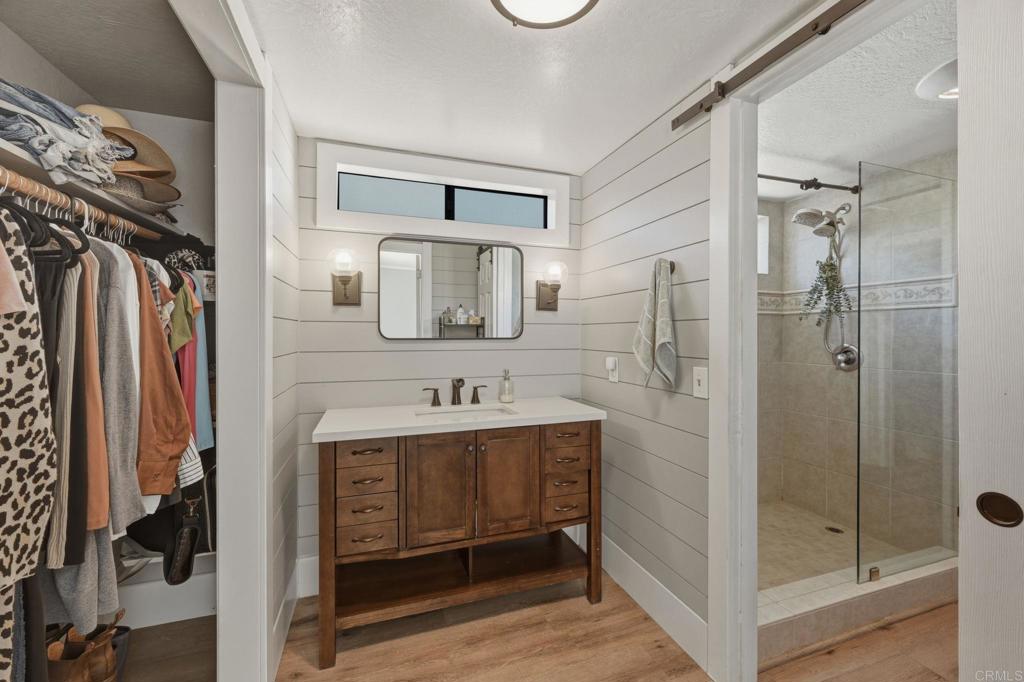 929 Pepper Tree Lane Property Photo 34