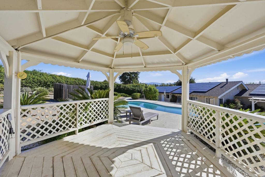 929 Pepper Tree Lane Property Photo 45