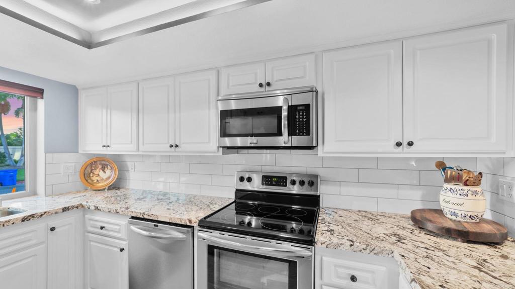 6854 Maple Leaf Dr Property Photo 11