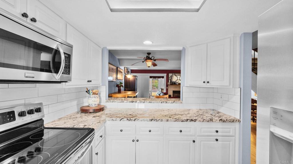 6854 Maple Leaf Dr Property Photo 12