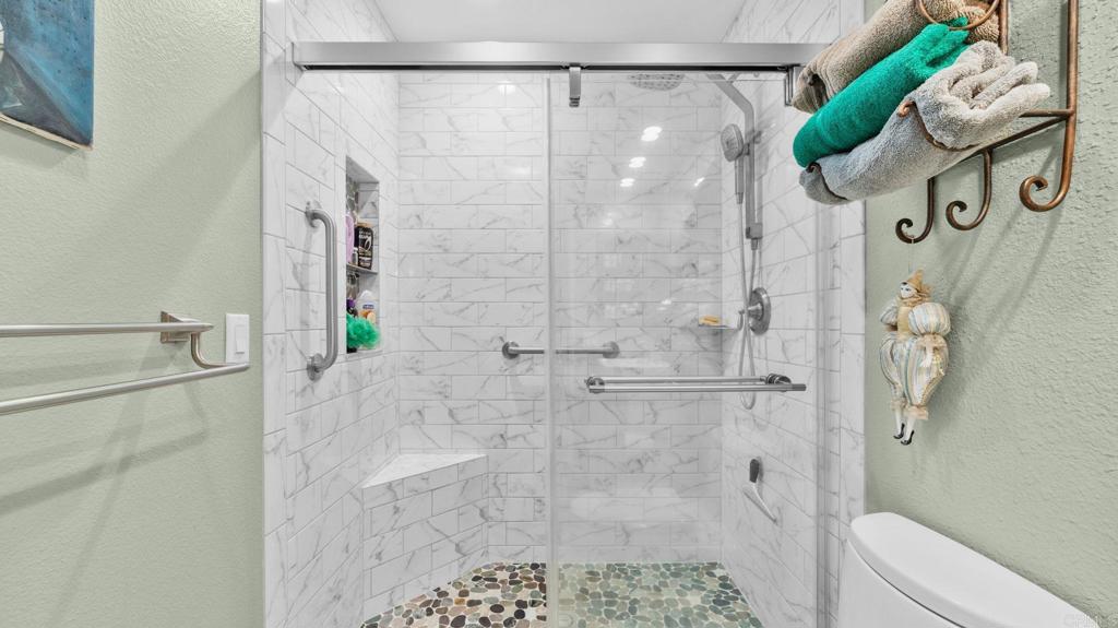 6854 Maple Leaf Dr Property Photo 29