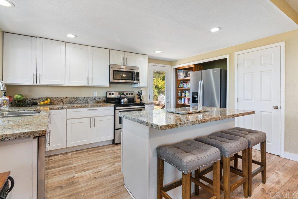 5741 Rainbow Heights Road Property Photo 4