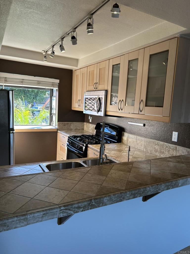 2146 Valleydale Lane Property Photo 1
