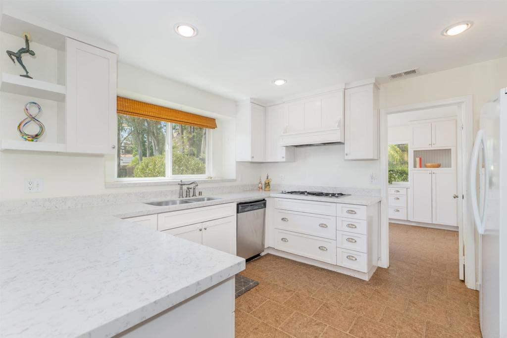 15850 Fecanin Way Property Photo 4
