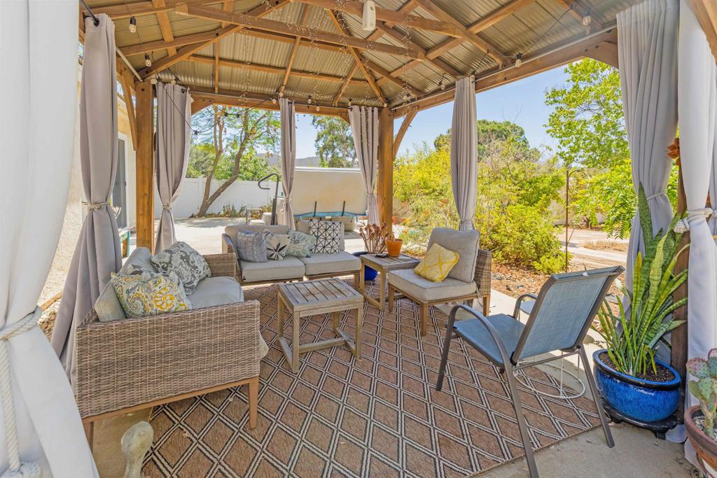 15850 Fecanin Way Property Photo 6