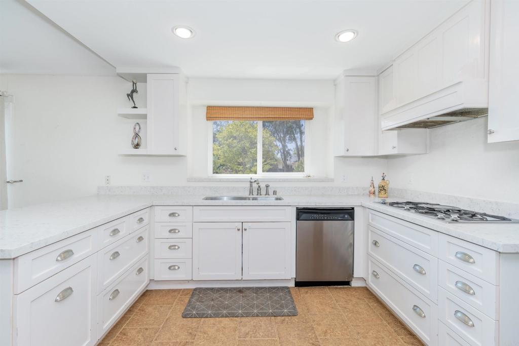 15850 Fecanin Way Property Photo 10