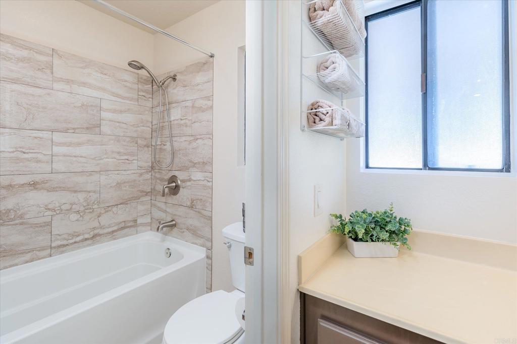 1679 Madrone Glen Property Photo 22