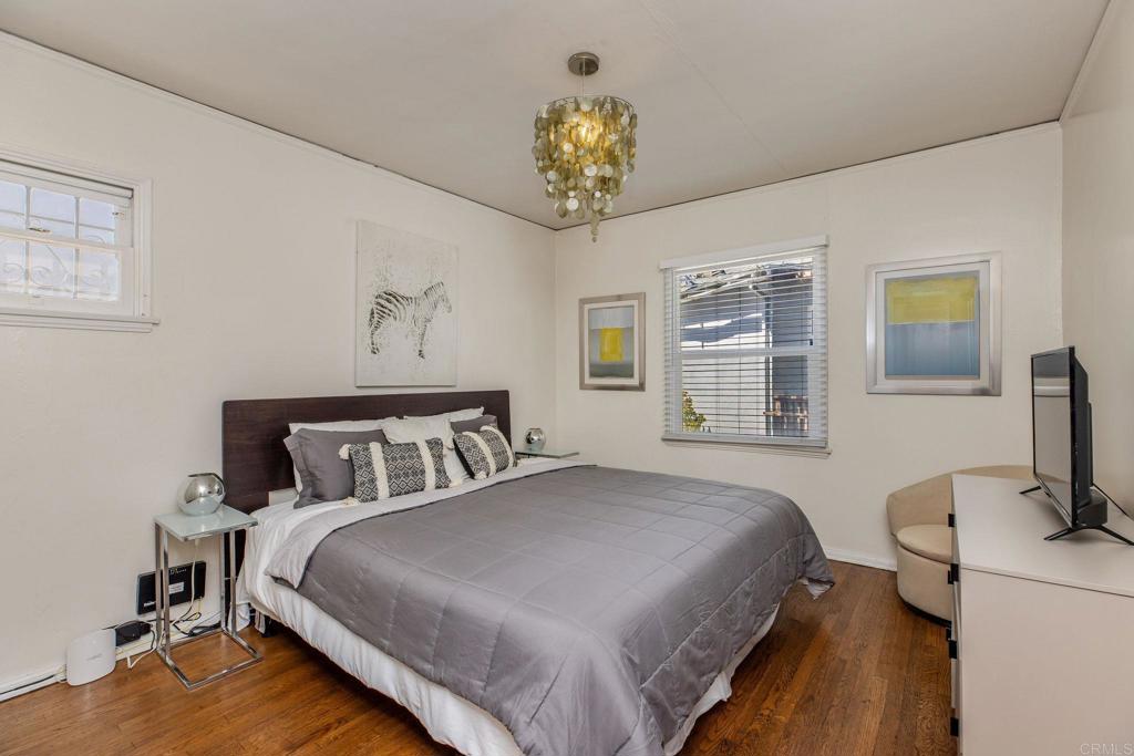 1700 1702-1704 Glendon Avenue Property Photo 12