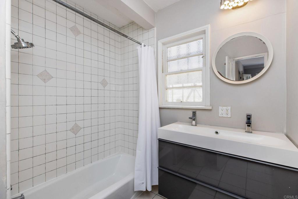 1700 1702-1704 Glendon Avenue Property Photo 13