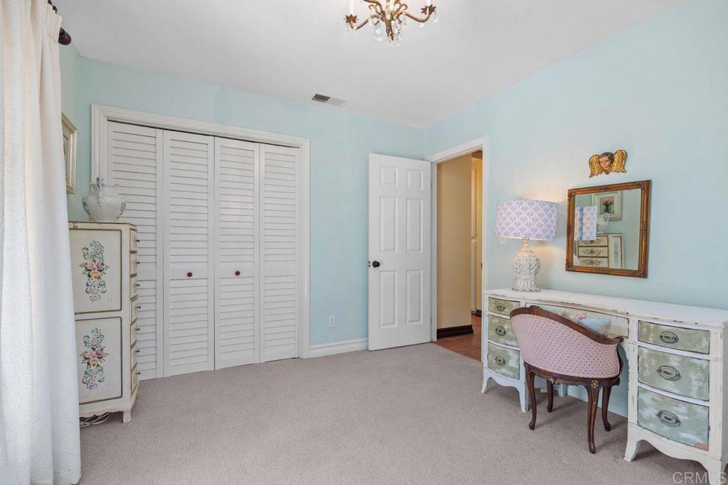 345 Osborne Street Property Photo 20