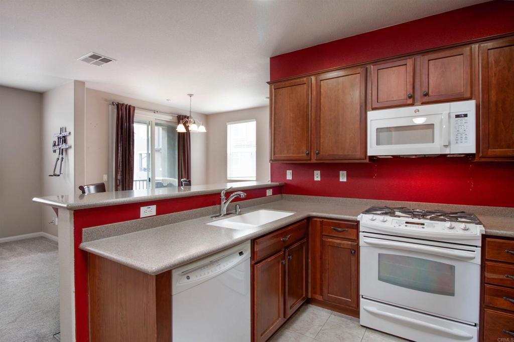 1819 Clare Ln Property Photo 8