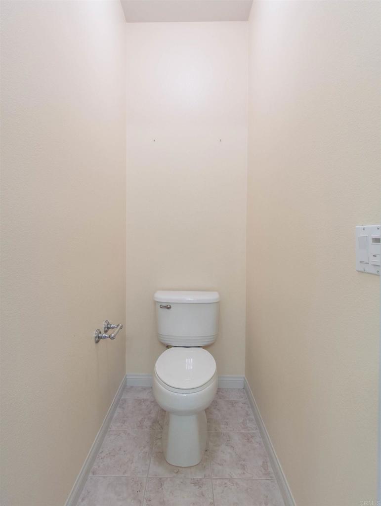 1819 Clare Ln Property Photo 19