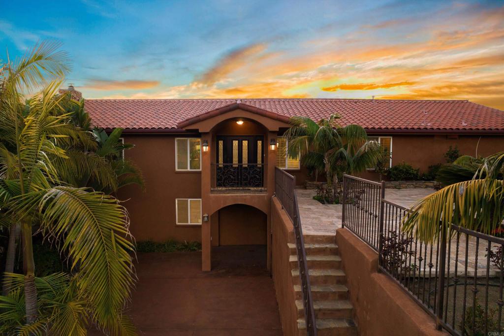 2440 Los Alisos Property Photo 3