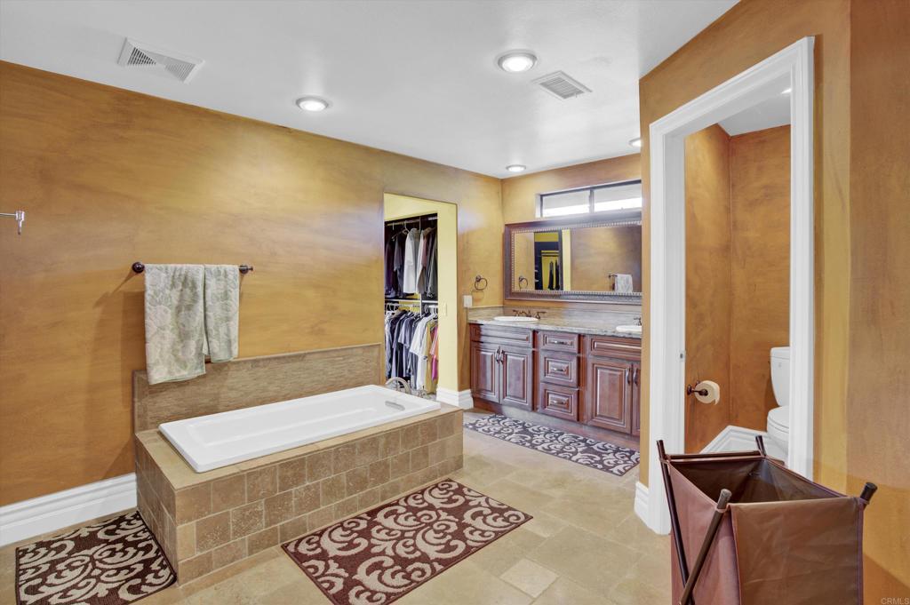 2440 Los Alisos Property Photo 26