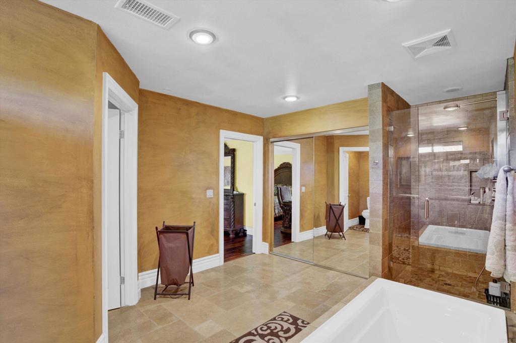 2440 Los Alisos Property Photo 28