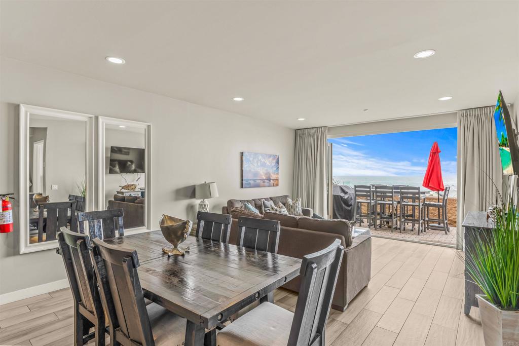 700 S The Strand 102 Property Photo 11