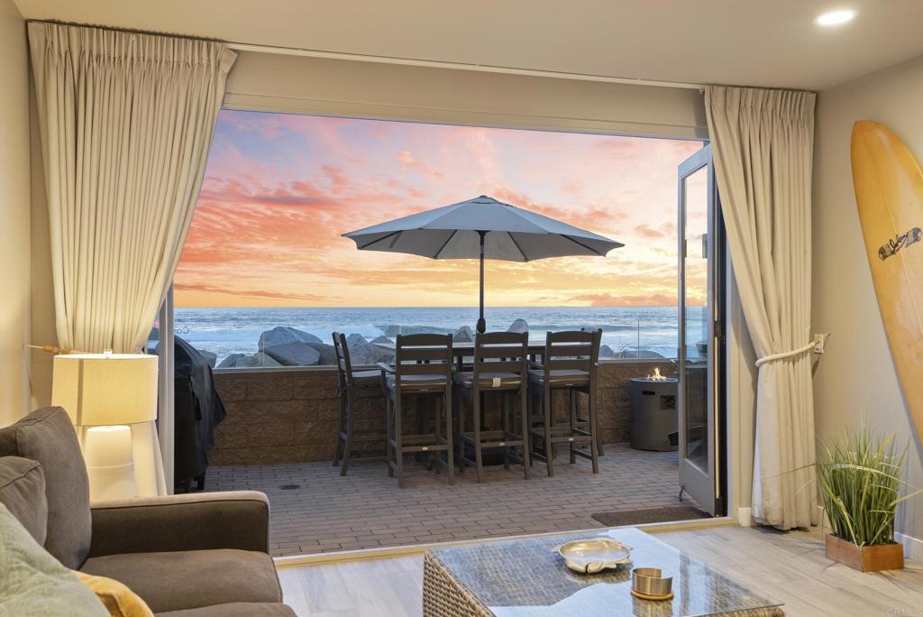700 S The Strand 102 Property Photo 18