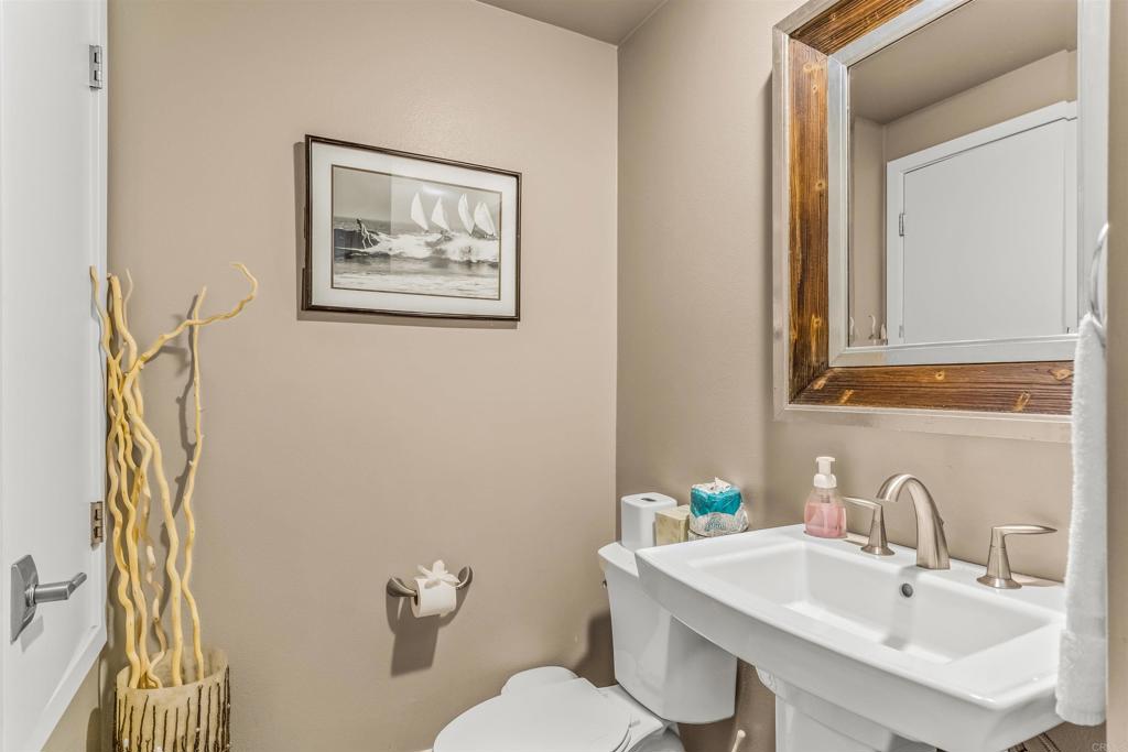 700 S The Strand 102 Property Photo 32