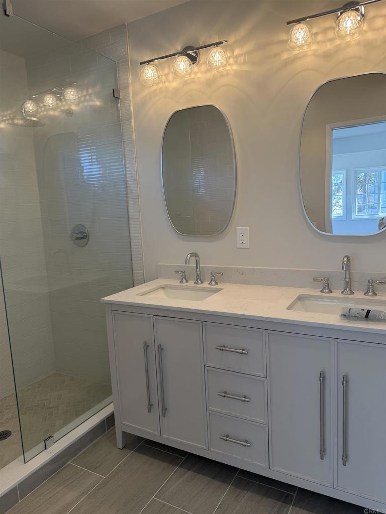 4881 Dixie Dr Property Photo 16