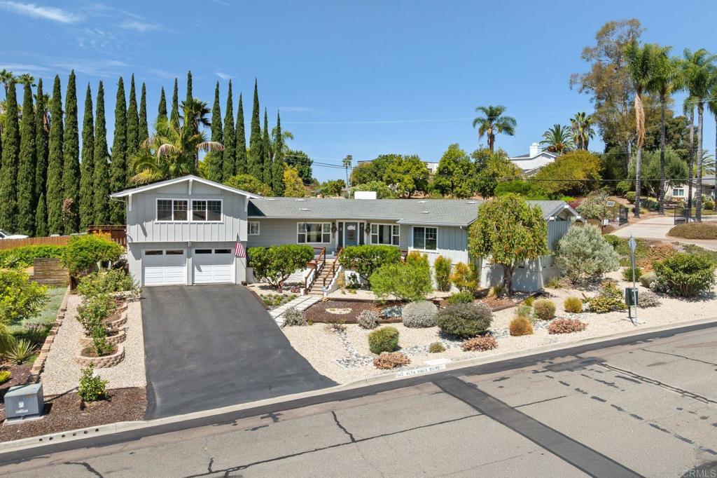 2140 Alta Vista Drive Property Photo 4