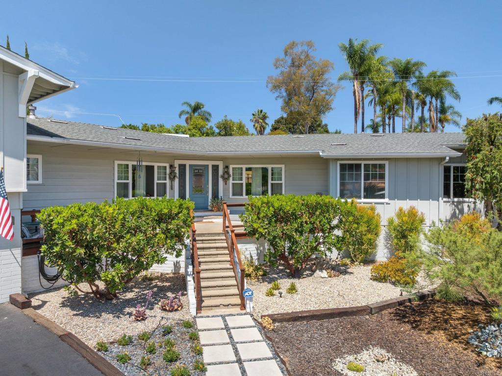 2140 Alta Vista Drive Property Photo 6