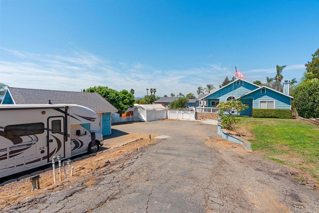 1422 E Fallbrook Street Property Photo 4