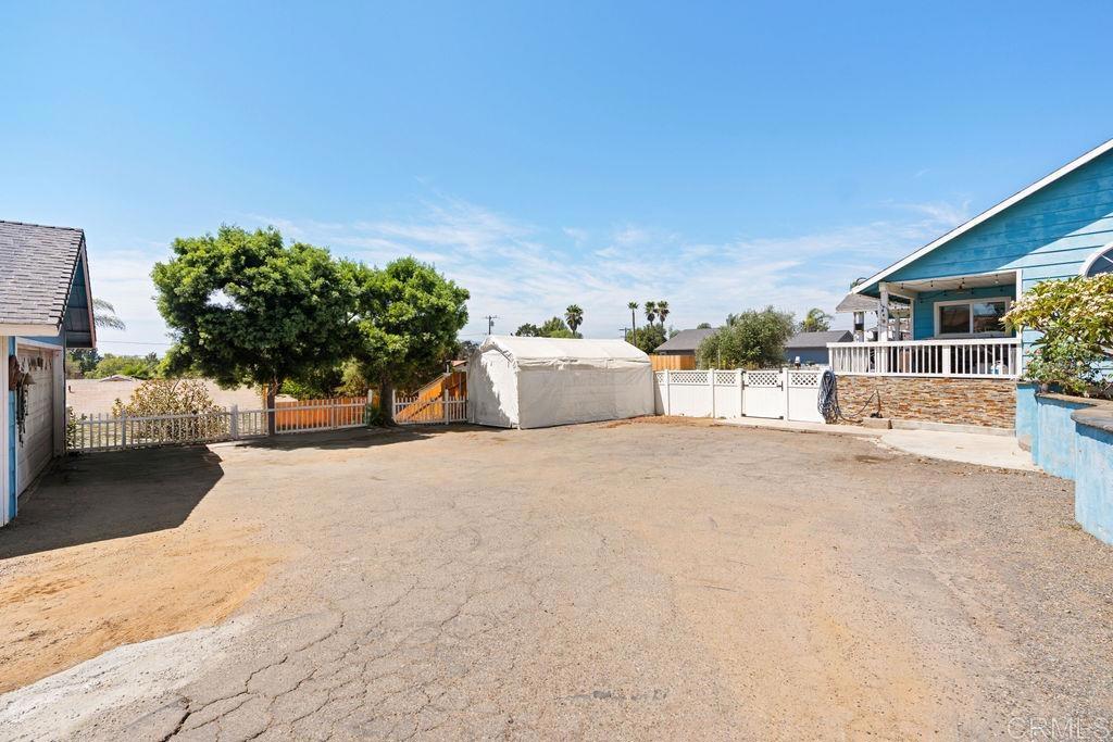 1422 E Fallbrook Street Property Photo 5