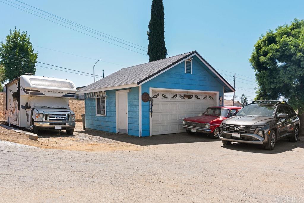 1422 E Fallbrook Street Property Photo 7