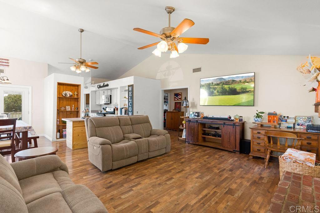 1422 E Fallbrook Street Property Photo 13